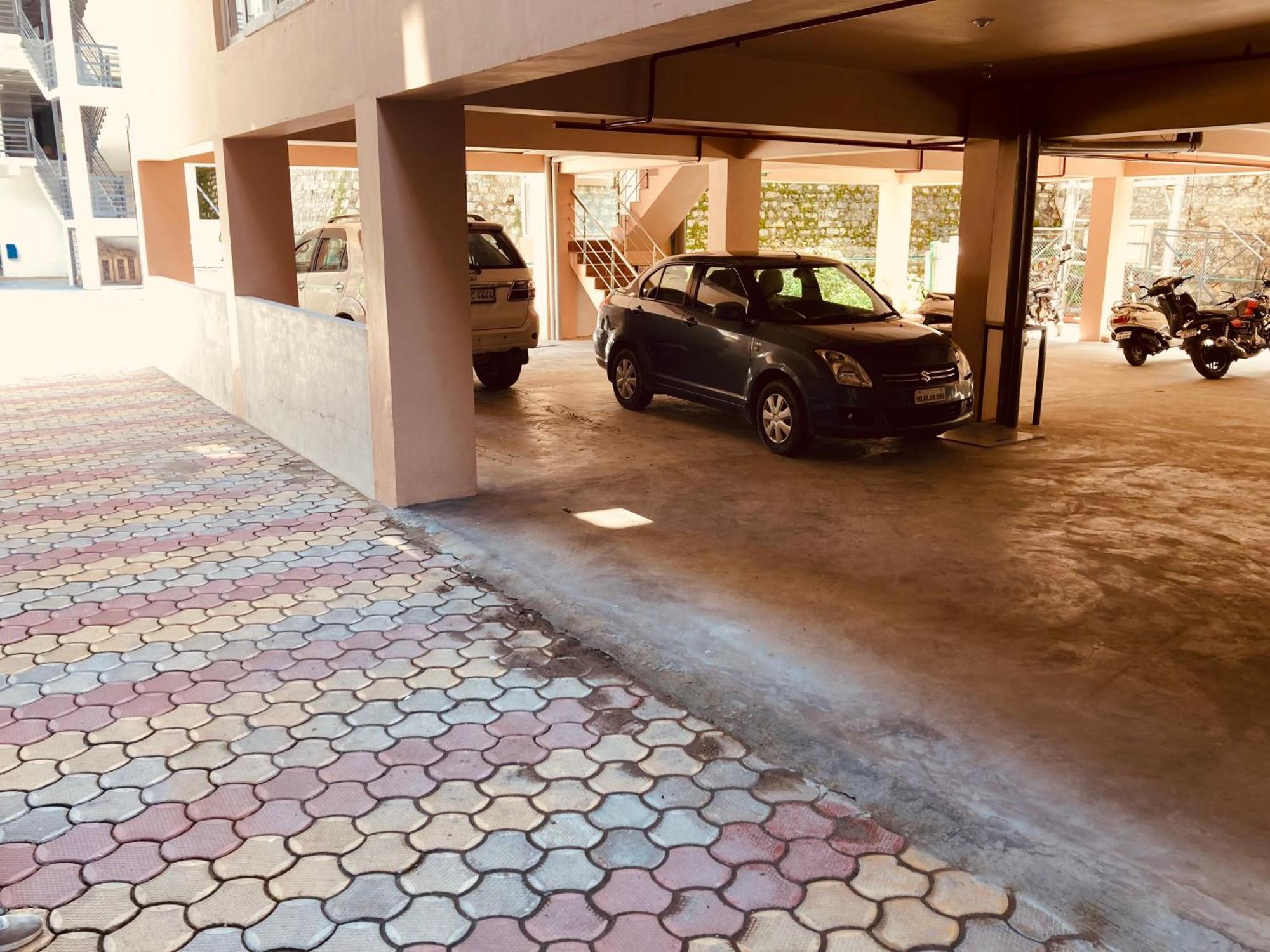 Tata Vista Resort Mall Road Manali - Centrally Heated & Air Cooled - Manali (Himachal Pradesh) — Photos 2